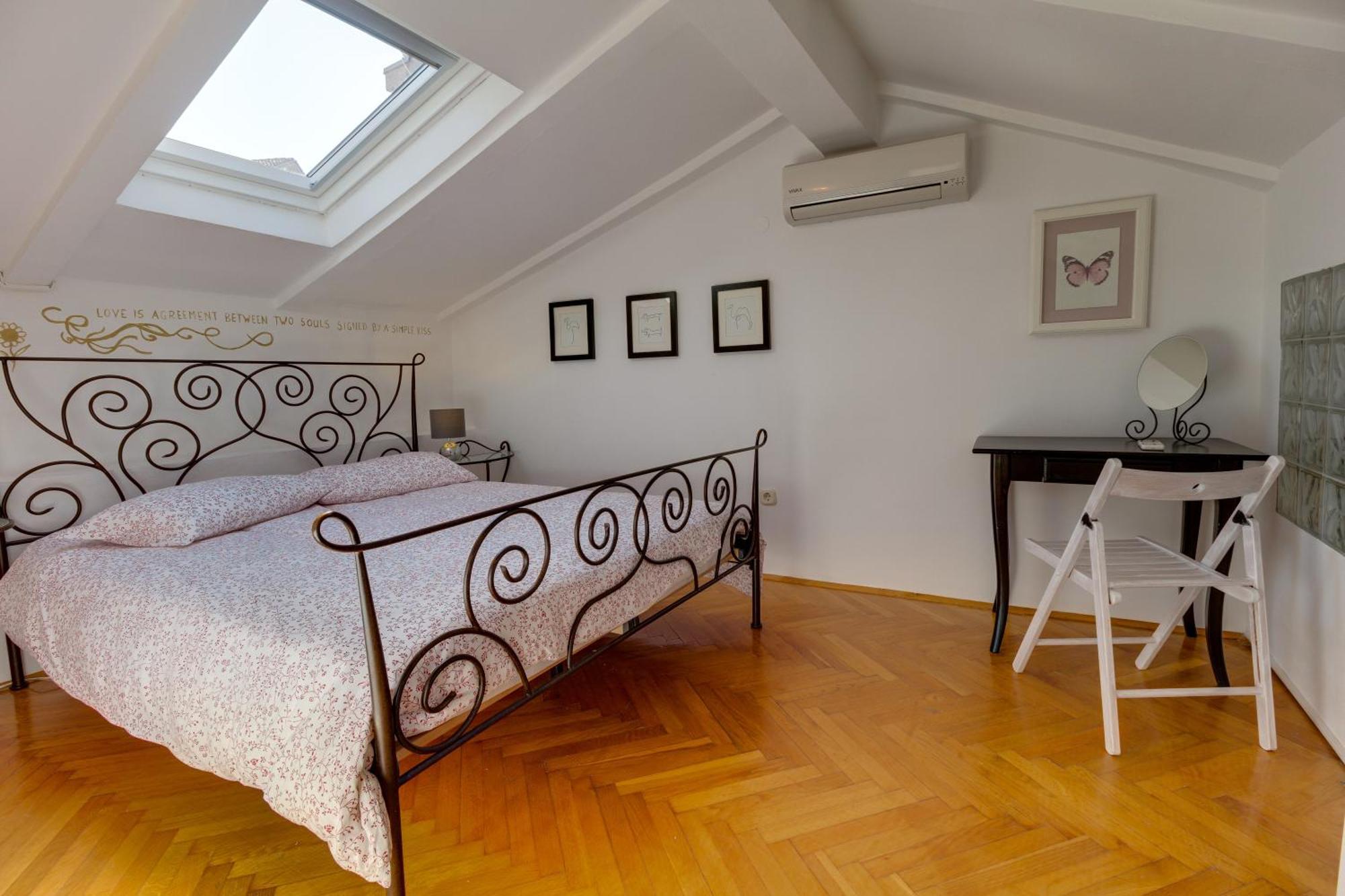 Apartments Mandarina Mali Lošinj Pokoj fotografie